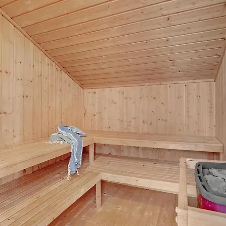 בית נופש 4 Bedroom Cozy In